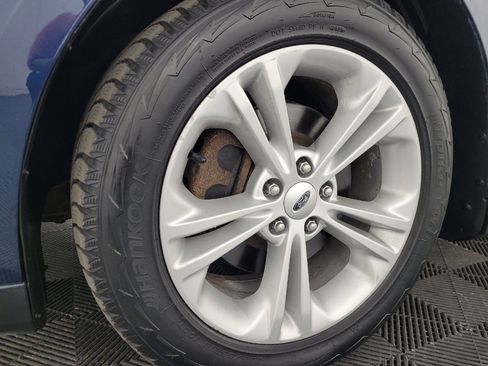 Used 2017 Ford Taurus SEL image 31