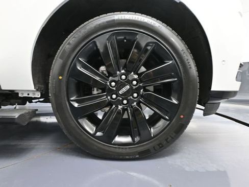 Used 2022 Lincoln Navigator Black Label AWD/4WD image 17