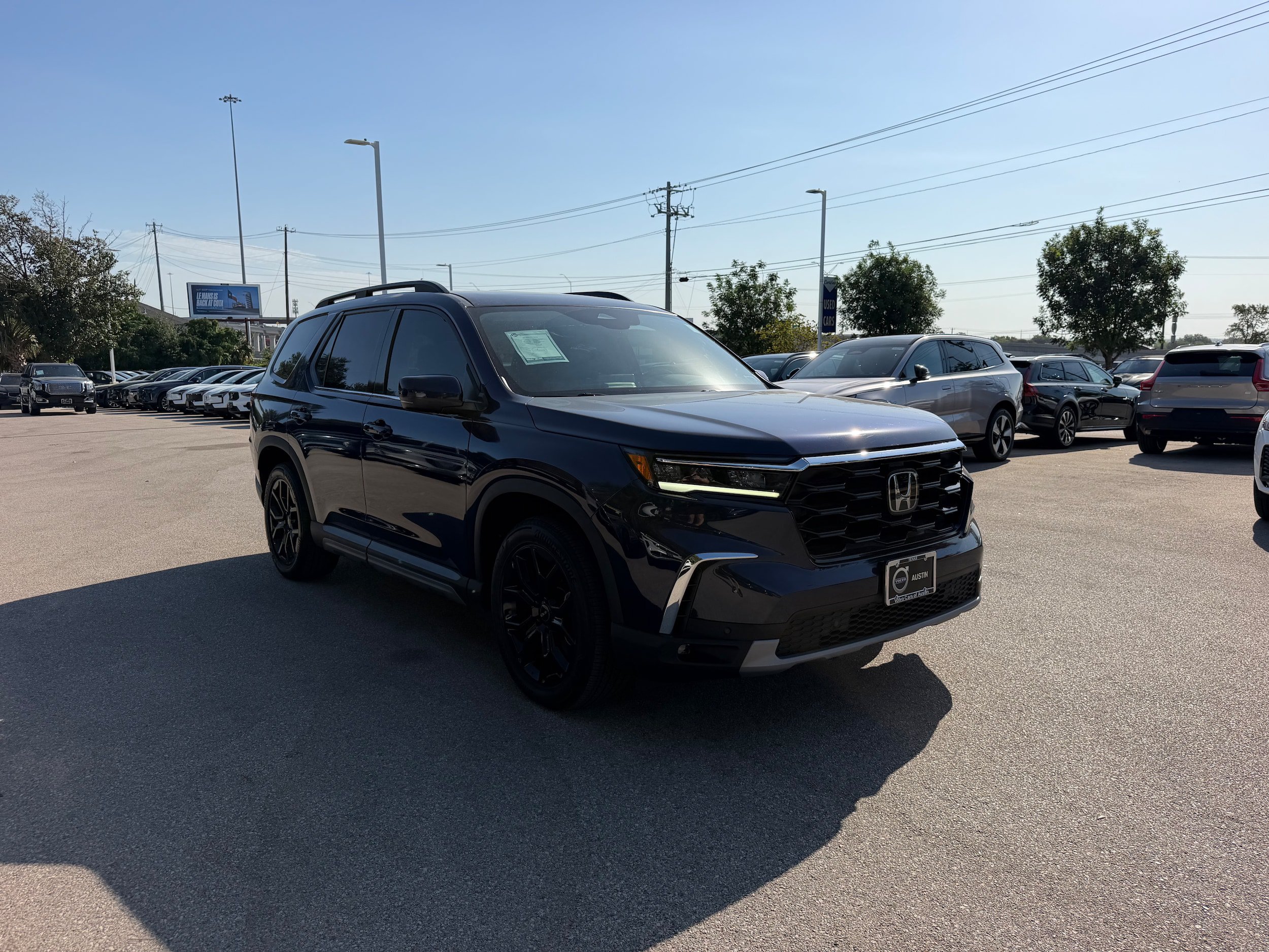 Used 2025 Honda Pilot Touring image 7