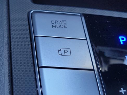 Used 2026 Hyundai Elantra SE w/ Cargo Package FWD image 15