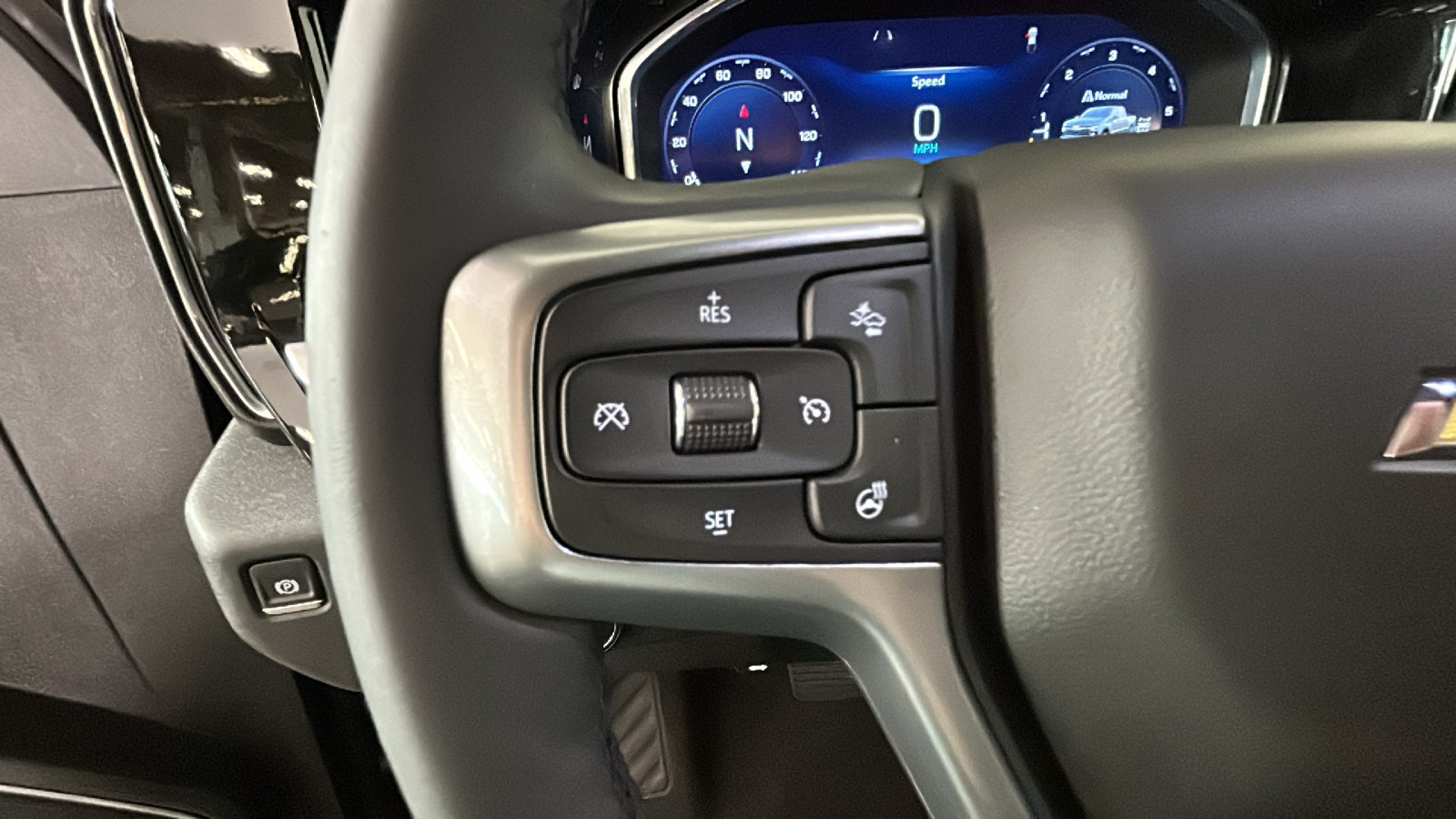 Used 2024 Chevrolet Silverado 1500 LT AWD/4WD image 19