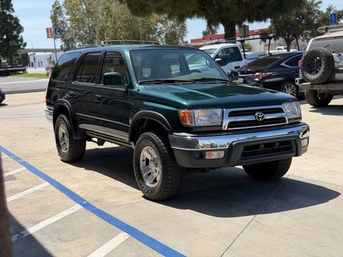 Used 2000 Toyota 4Runner SR5 AWD/4WD image 6