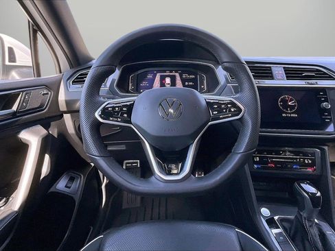 Used 2022 Volkswagen Tiguan SEL R-Line AWD/4WD image 11