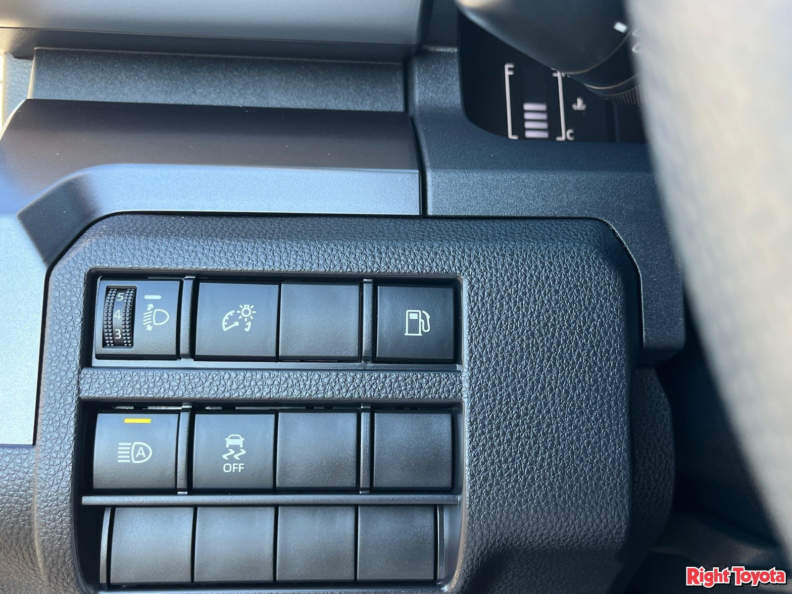 Certified 2026 Toyota 4Runner SR5 AWD/4WD image 32