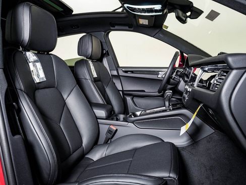New 2026 Porsche Macan image 15