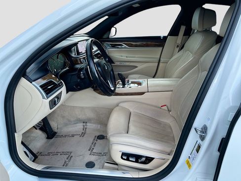 Used 2016 BMW 740i RWD image 22