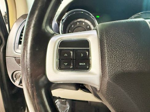 Used 2017 Dodge Grand Caravan Crew image 12