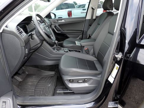 Used 2020 Volkswagen Tiguan SEL AWD/4WD image 18