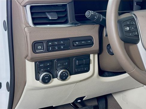 Used 2024 GMC Yukon Denali w/ Max Trailering Package AWD/4WD image 4