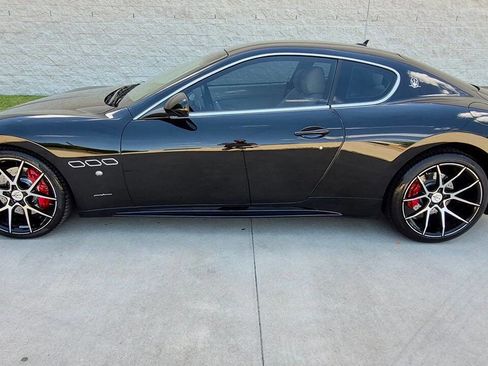 Used 2012 Maserati GranTurismo S RWD image 4
