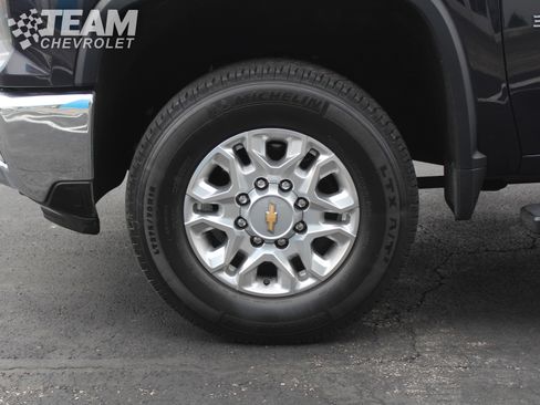 Certified 2024 Chevrolet Silverado 3500 LT w/ Convenience Package image 32