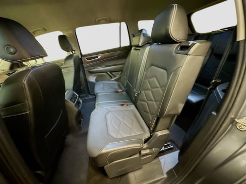 Used 2024 Volkswagen Atlas SE image 29