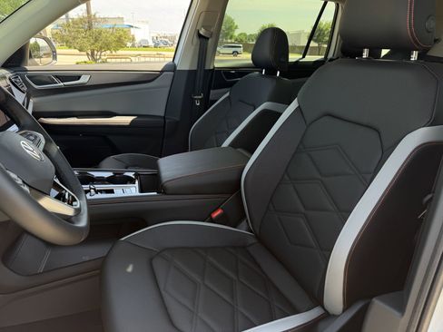 New 2026 Volkswagen Atlas Peak Edition AWD/4WD image 27