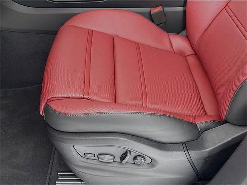 New 2026 Porsche Cayenne GTS image 14