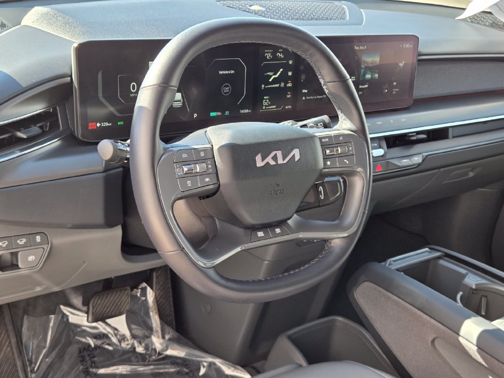 Used 2024 Kia EV9 Land AWD/4WD image 25
