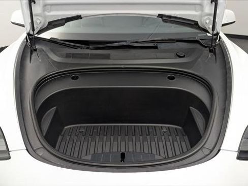 Used 2023 Tesla Model 3 Standard Range image 33