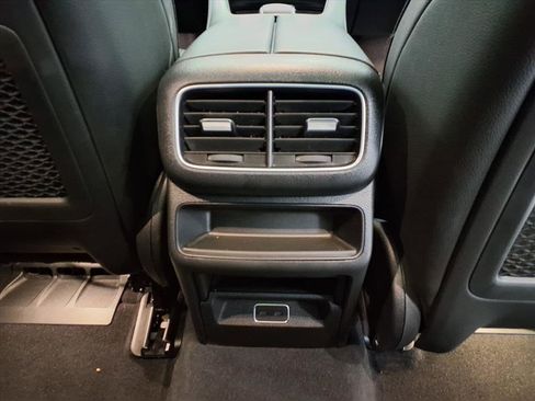 Used 2025 Mercedes-Benz GLE 350 4MATIC image 15