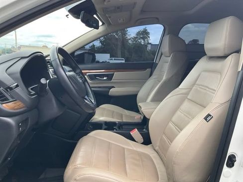 Used 2018 Honda CR-V Touring image 2