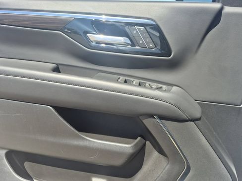 Used 2025 Chevrolet Tahoe LT AWD/4WD image 7
