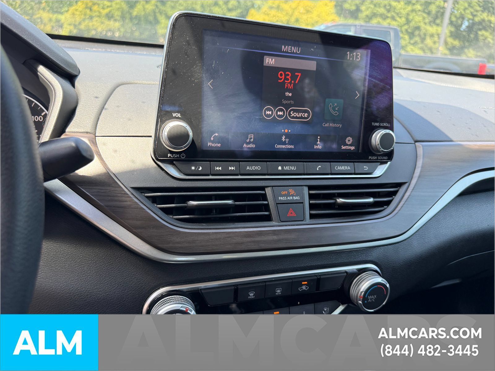 Used 2024 Nissan Altima 2.5 SV FWD image 15