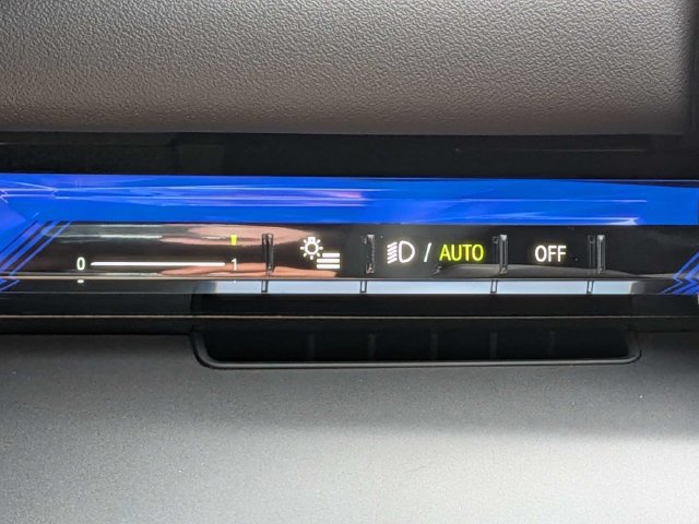 Used 2024 BMW i5 eDrive40i w/ M Sport Package RWD image 28