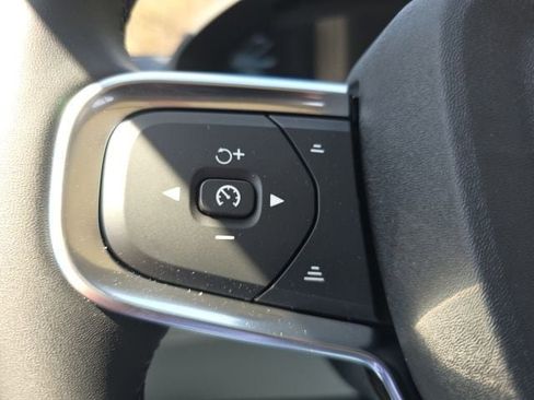 New 2026 Volvo XC40 B5 Plus w/ Climate Package AWD/4WD image 28