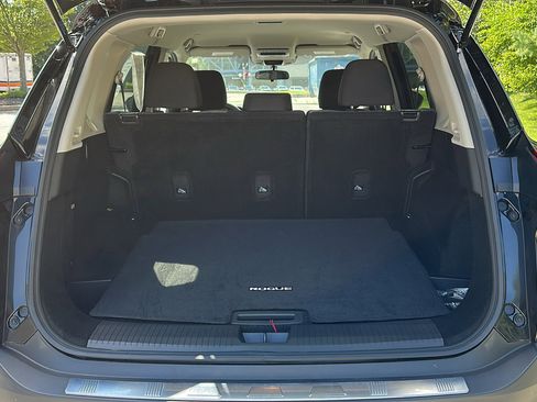 Certified 2023 Nissan Rogue SV image 6