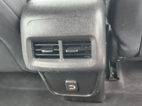 Used 2022 Chevrolet Equinox LS image 15