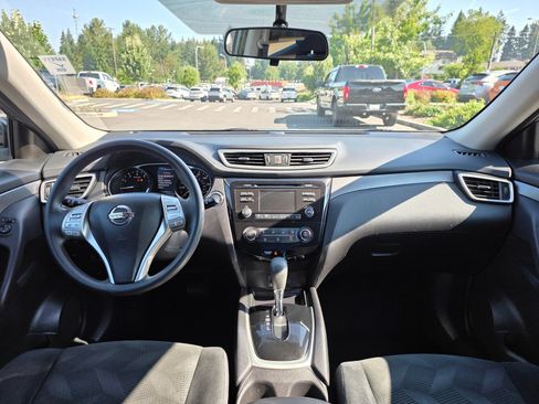 Used 2015 Nissan Rogue S AWD/4WD image 10