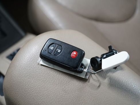 Used 2010 Toyota RAV4 Limited FWD image 16