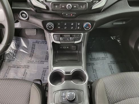 Used 2024 GMC Terrain SLE image 36