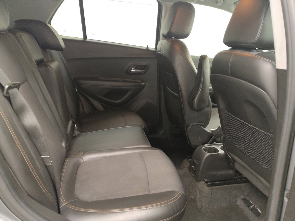 Used 2019 Chevrolet Trax LT w/ LT Convenience Package AWD/4WD image 19