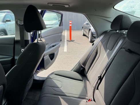 Used 2025 Hyundai Elantra SEL FWD image 40