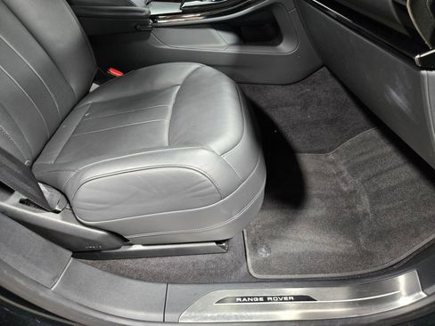 Used 2025 Land Rover Range Rover Sport SE image 56