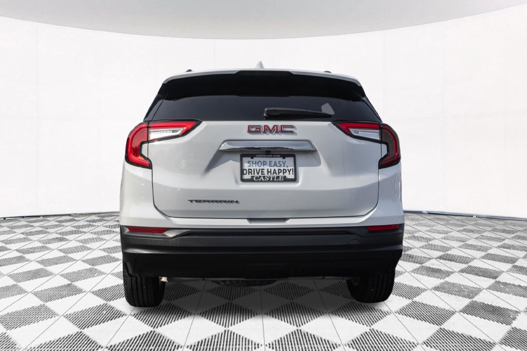 Used 2023 GMC Terrain SLE w/ Driver Convenience Package FWD image 9