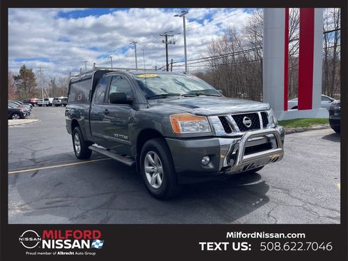 Used 2014 Nissan Titan SV w/ SV Value Truck Package image 8