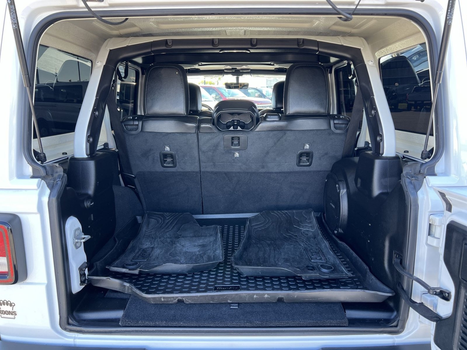 Used 2020 Jeep Wrangler Unlimited Sahara AWD/4WD image 25