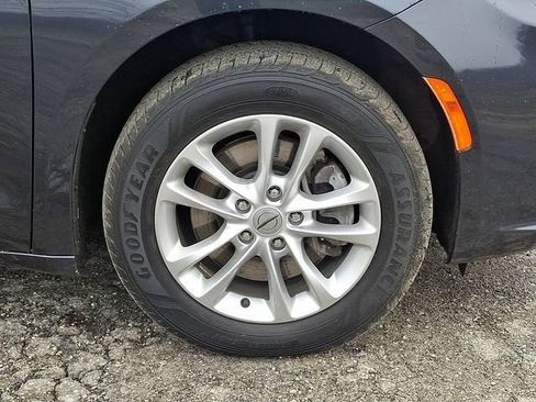 Used 2021 Chrysler Pacifica Touring AWD/4WD image 34