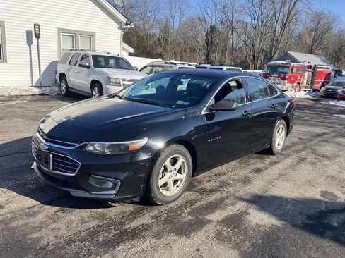 Used 2017 Chevrolet Malibu LS FWD image 3