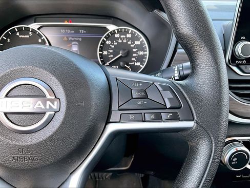 Used 2025 Nissan Altima 2.5 SV FWD image 25