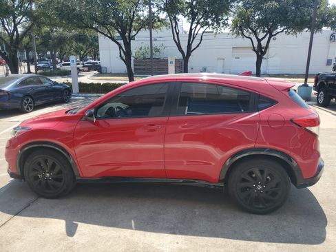 Used 2022 Honda HR-V Sport image 3