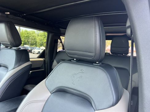 Certified 2024 Ford Bronco Wildtrak image 19