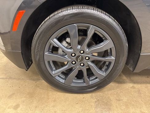 Used 2022 Chevrolet Equinox RS w/ RS Leather Package FWD image 11