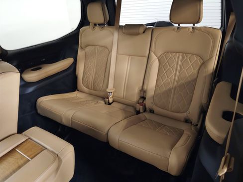 Used 2022 Jeep Grand Wagoneer Series III w/ Rear Seat Video Group 1 AWD/4WD image 47