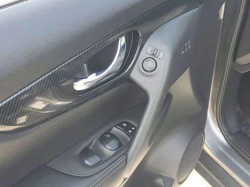 Used 2018 Nissan Rogue SL w/ Premium Package FWD image 26