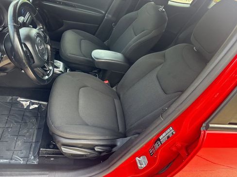 Used 2020 Jeep Renegade Altitude FWD image 26