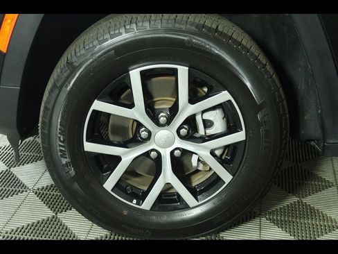 Used 2024 Jeep Grand Cherokee L Limited w/ Luxury Tech Group II AWD/4WD image 8
