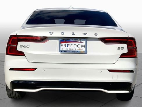 Used 2024 Volvo S60 B5 Core image 4