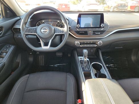 Used 2024 Nissan Altima 2.5 SV image 10