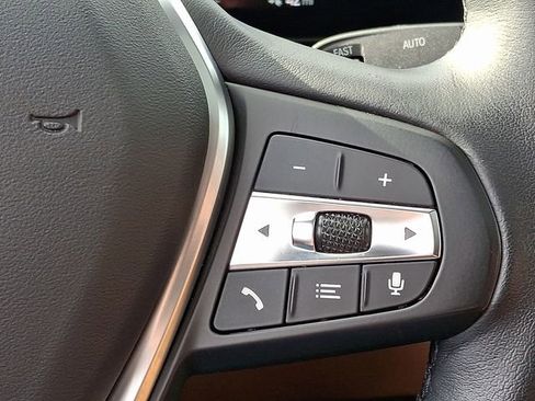 Used 2022 BMW i4 eDrive40 image 23